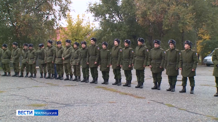 Сегодня первый день осеннего призыва на службу в армии.