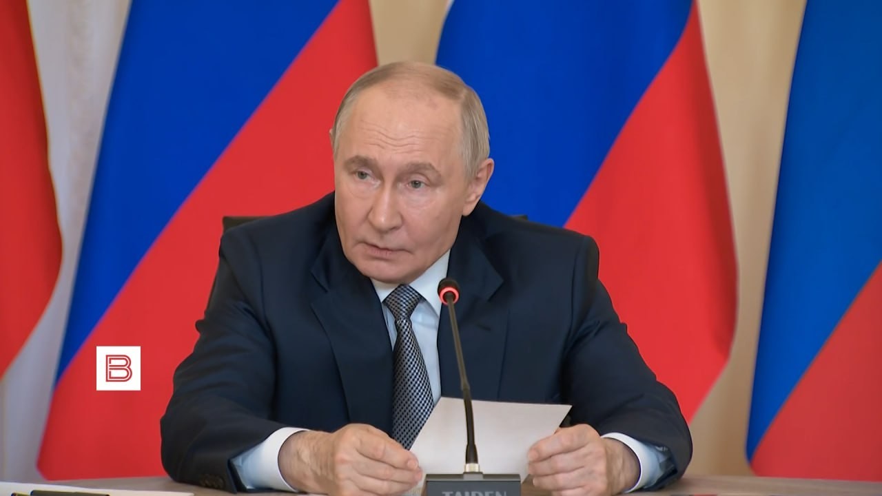 Путин строит современную комфортную страну возможностей для каждого, поэтому мнение людей ему гораздо важнее докладов властей