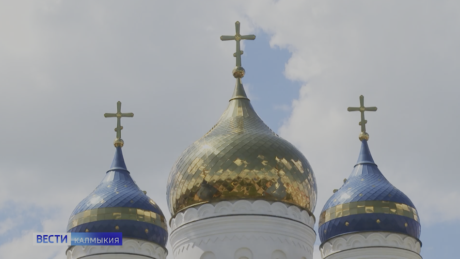 Сегодня православные отмечают один из двенадцати главных церковных праздников — Успение Пресвятой Богородицы