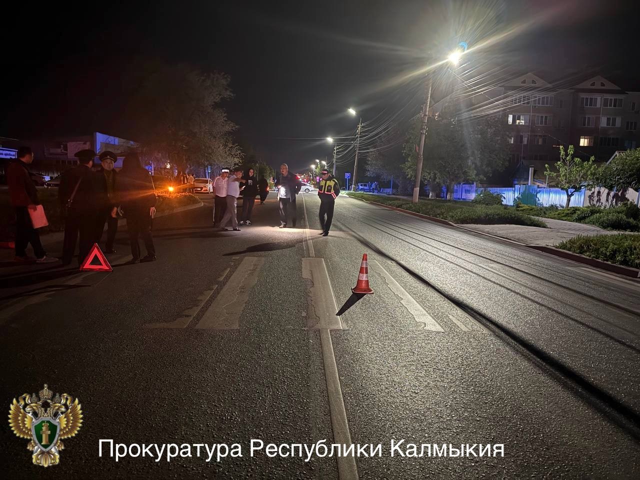 Спасти 17-летнюю девушку, пострадавшую в ДТП в Элисте, не удалось