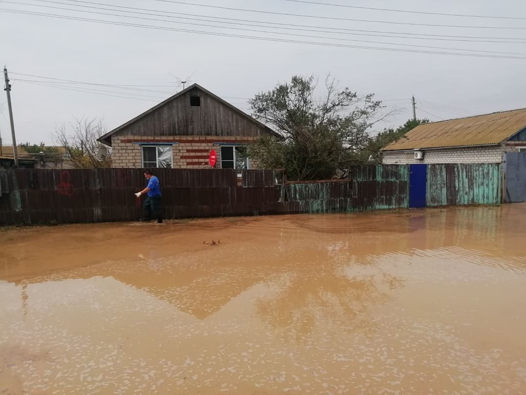 Черноземельский оросительный канал. Чистой воде в Калмыкии.