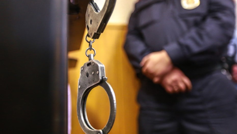 Бизнесмену из Калмыкии грозит до 5 лет тюрьмы за избиение полицейского