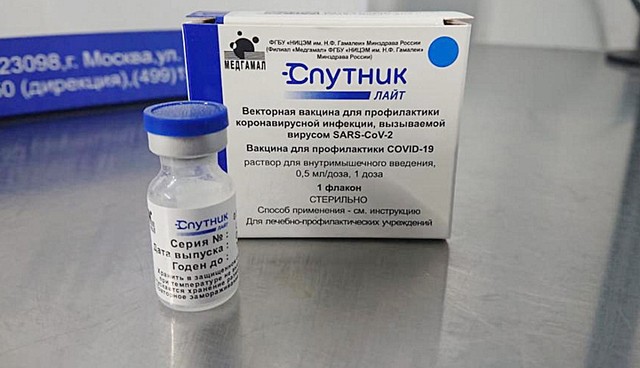 В Малодербетовский район поступила первая партия однокомпонентной вакцины «Спутник лайт»