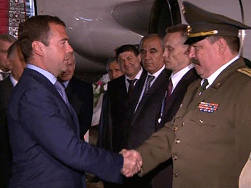Дмитрий Медведев прибыл с официальным визитом в Таджикистан