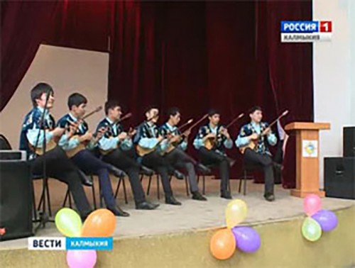Студенты КалмГУ из Казахстана представили культуру своего народа