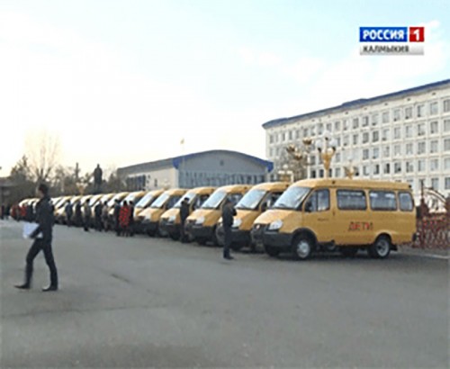 Школам республики вручили новые автобусы
