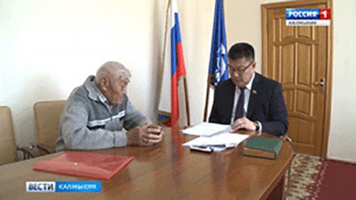 Депутат государственной думы Батор Адучиев провел личный прием граждан