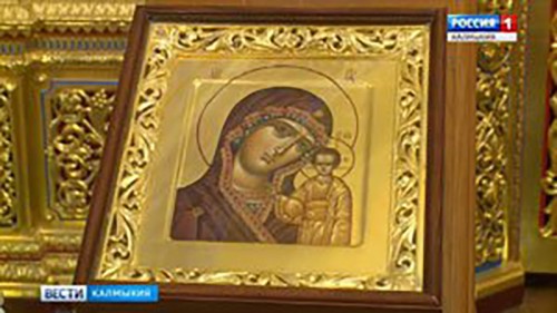 Православные верующие отмечают День Казанской иконы Божией Матери
