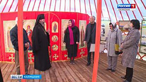 Архиепископ Элистинский и Калмыцкий Юстиниан встретился с членами общественной палаты