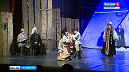 Об истории самоопределения алтайского народа на театральной сцене