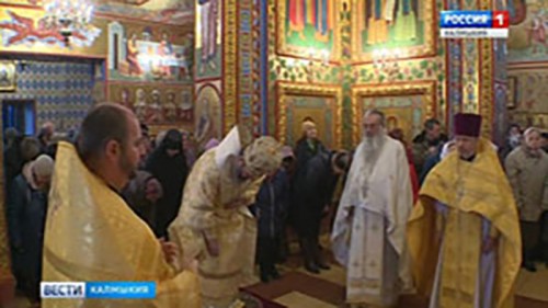 В Калмыкию из Болгарии доставили ковчег с частицами мощей святых