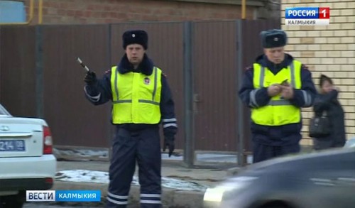 В Калмыкии продолжаются рейды по выявлению нарушений правил тонировки автомобилей