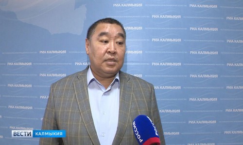 Глава Яшкульского района отвечает на вопросы жителей района