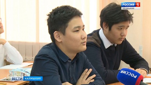 Ученики девятых классов сдают итоговое собеседование по русскому языку