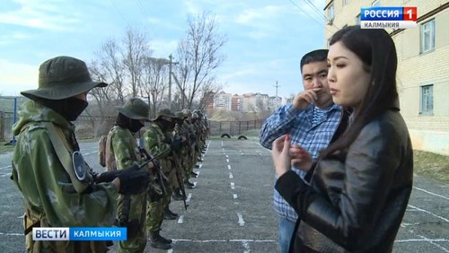 Марина Мукабенова посетила учебный городок военно-патриотического клуба «Юный десантник»