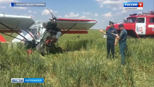 В Приютненском районе совершил жёсткую посадку легкомоторный самолёт