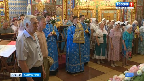 Православные верующие отмечают один из великих праздников