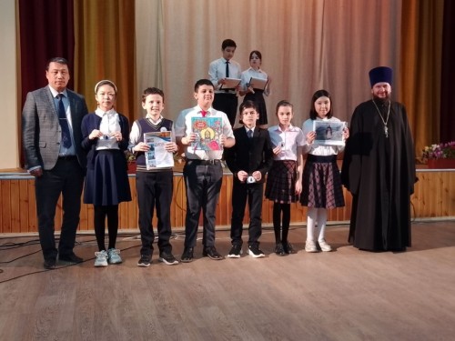 Для школьников Элисты был организована конкурс-игра по основам православной культуры «Дорога к свету знаний»