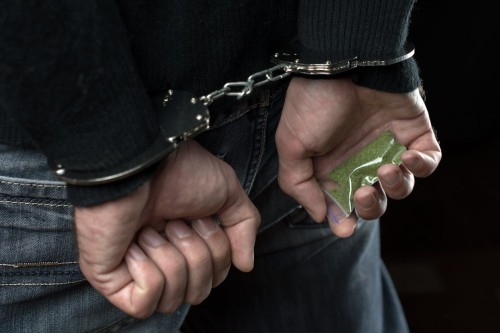 Житель Кетченеровского района подозревается в незаконном приобретении и хранении наркотиков