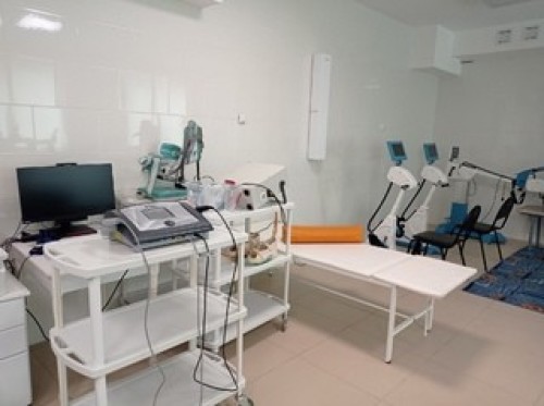 В Ресбольницу впервые поступило оборудование, на котором одновременно можно лечить двух пациентов