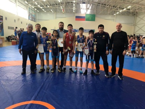 Спортсмены из Калмыкии завоевали 5 медалей по греко-римской борьбе в открытом республиканском турнире в Тахтамукае