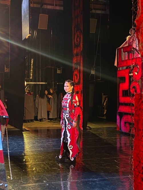 На сцене Бурятского академического театра оперы и балета дебютировала уроженка Лаганского района Калмыкии Байирта Бадма-Халгаева.