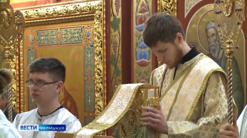 Сегодня у православных Калмыкии один из важных праздников - Сретение Господне.