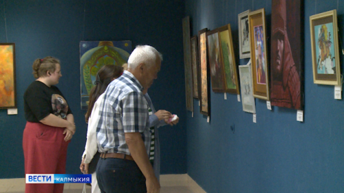 В Элисте открылась благотворительная выставка «Художники Калмыкии - СВОим»
