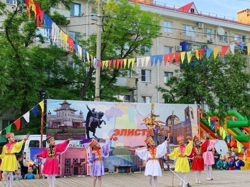 Цикл мероприятий «Элистинские вечера», посвященных Году Семьи, продолжается