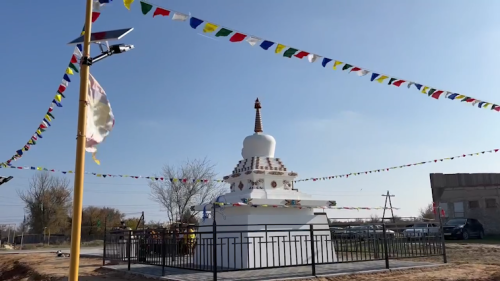 В Лаганском районе открылась буддийская ступа