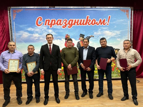 В Калмыкии в Октябрьском районе в поселке Большой Царын состоялось торжественное мероприятие, посвященное 50-летию рисоводческого хозяйства «50 лет Октября».