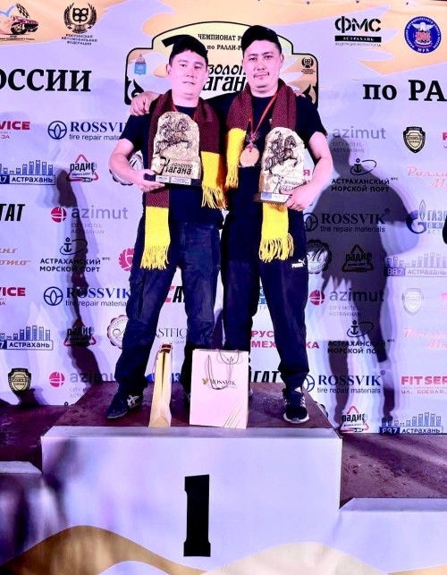 Экипаж из Калмыкии одержал победу на Чемпионате России по бахам «Золото Кагана»