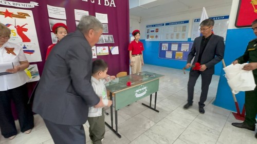 Открыта «Парта Героя» в Мирненской школе в память о Эрдни Бельцикове