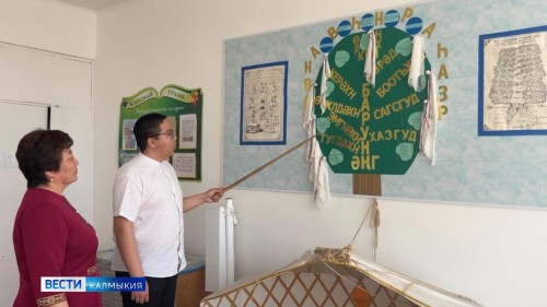 Владимир Манджиев, ученик Алцынхутинской школы имени Гарри Рокчинского, вошел в число призеров Северо-Восточной олимпиады школьников по литературе и родному языку.