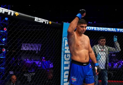 Олег Попов из Калмыкии одержал победу на PFL World Tournament 4 и вышел в полуфинал Гран-при