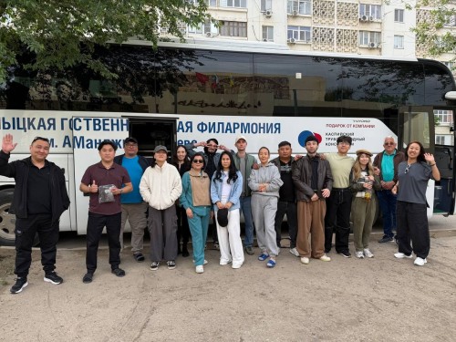 Сегодня Калмыцкий государственный театр кукол «Джангр» отправился на IX Международный театральный фестиваль «Любовь, что движет солнце и светила».