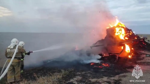 В Кетченеровском районе Калмыкии произошло возгорание прицепа грузового автомобиля.