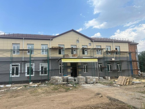 В Калмыкии прокуратура Яшалтинского района проверила ход капитального ремонта здания средней школы им. А. Дурнева в посёлке Октябрьском.
