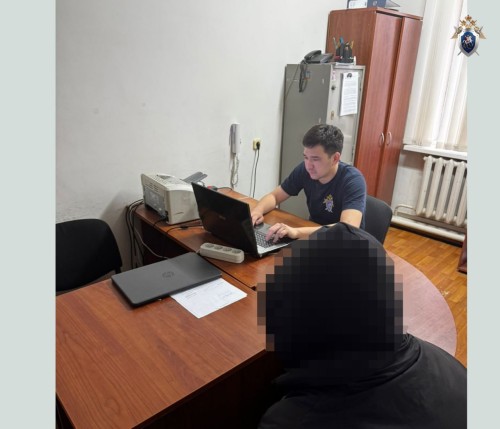 Шестеро жителей Калмыкии пойдут под суд за нападение на полицейского.