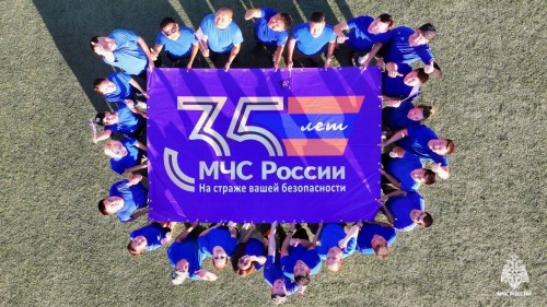 В Элисте прошёл символический забег, посвящённый 35-летию МЧС России.