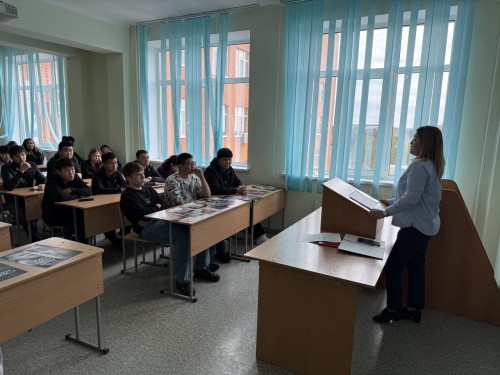 В Калмыцком государственном университете прошла встреча студентов с сотрудниками полиции.