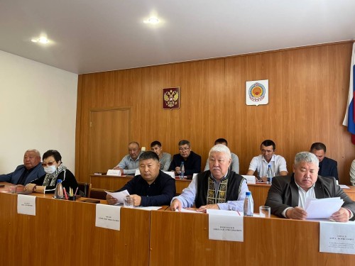 В Яшкульском районе избран председатель районного Собрания депутатов.