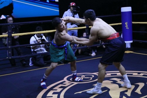 В рамках Международного турнира «Кубок Лотоса» состоялись зрелищные поединки по калмыцкой национальной борьбе «Бёк бярлдян», где определились победители в разных весовых категориях.