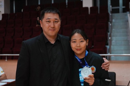 Калмыцкие спортсмены Адьян Нохаев и София Манжикова стали серебряными призёрами первенства мира по панкратиону.