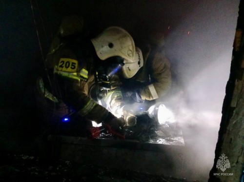 В Калмыкии в пожаре пострадал человек.