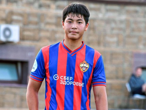 Воспитанник футбольной школы «Уралан» Мингиян Бадмаев стал серебряным призёром Молодёжной футбольной лиги в составе ЦСКА.