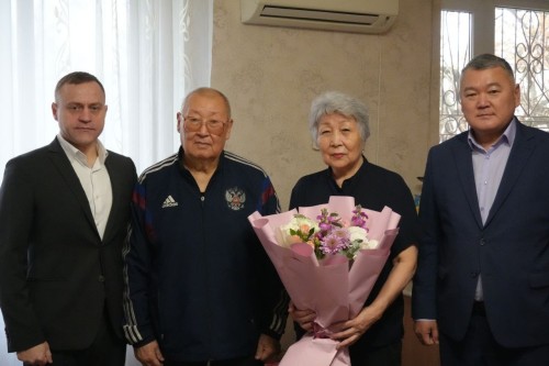 Сегодня свой день рождения отмечает Председатель совета ветеранов МВД по Республике Калмыкия Виктор Улюмджанов.