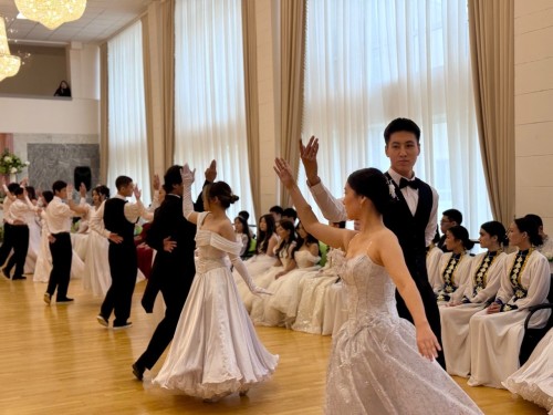 В Элисте прошел традиционный Пушкинский бал.