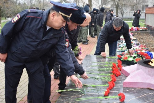 3 декабря в России отмечается День Неизвестного Солдата﻿, памятная дата, посвящённая всем советским и российским воинам, погибшим и пропавшим без вести в ходе боевых действий.