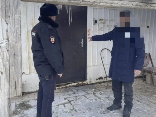 В селе Троицкое конфликт между родственниками привёл к драке с применением предметов.